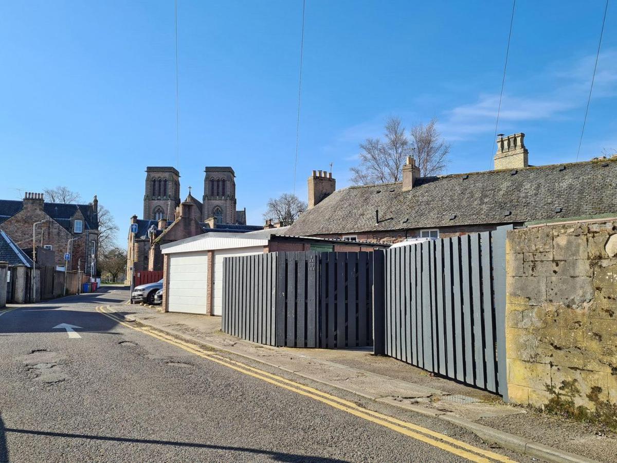 Alexander Cottage Inverness Exterior photo